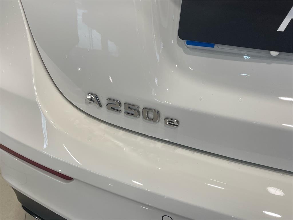 MERCEDES-BENZ Clase A 250 e en Adarsa Gijón - Foto 6