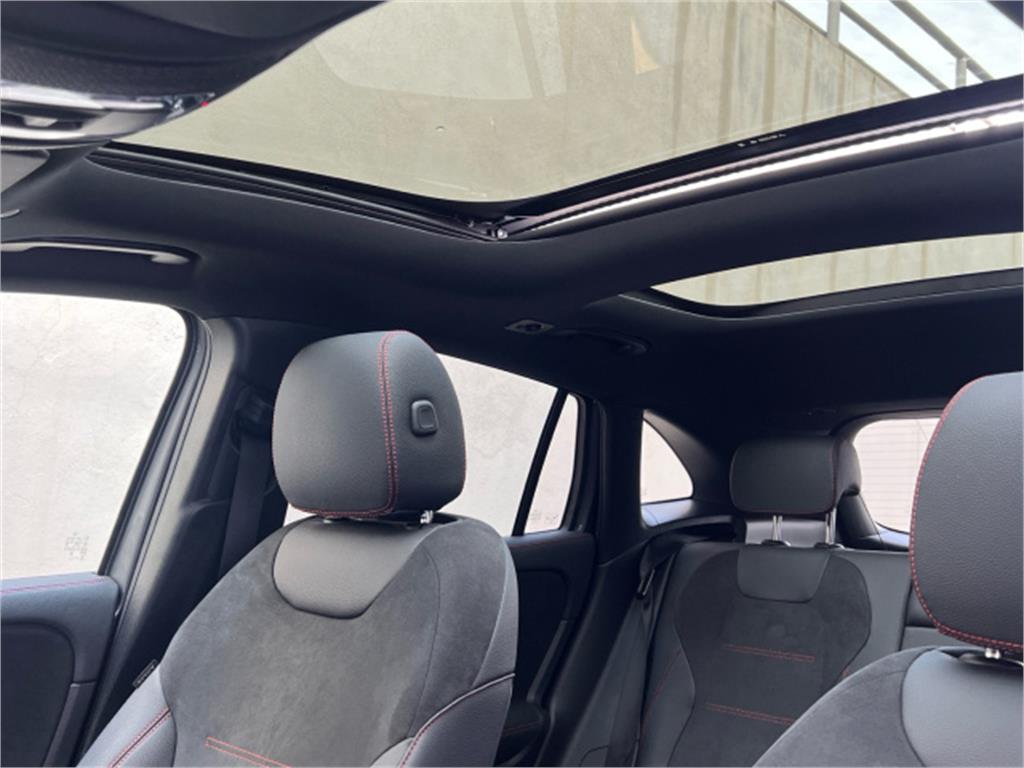 MERCEDES-BENZ Clase GLA 200 D en Adarsa Sur - Foto 10