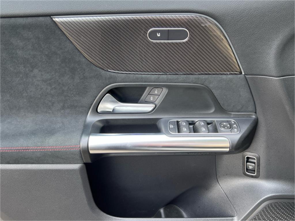 MERCEDES-BENZ Clase GLA 200 D en Adarsa Sur - Foto 17