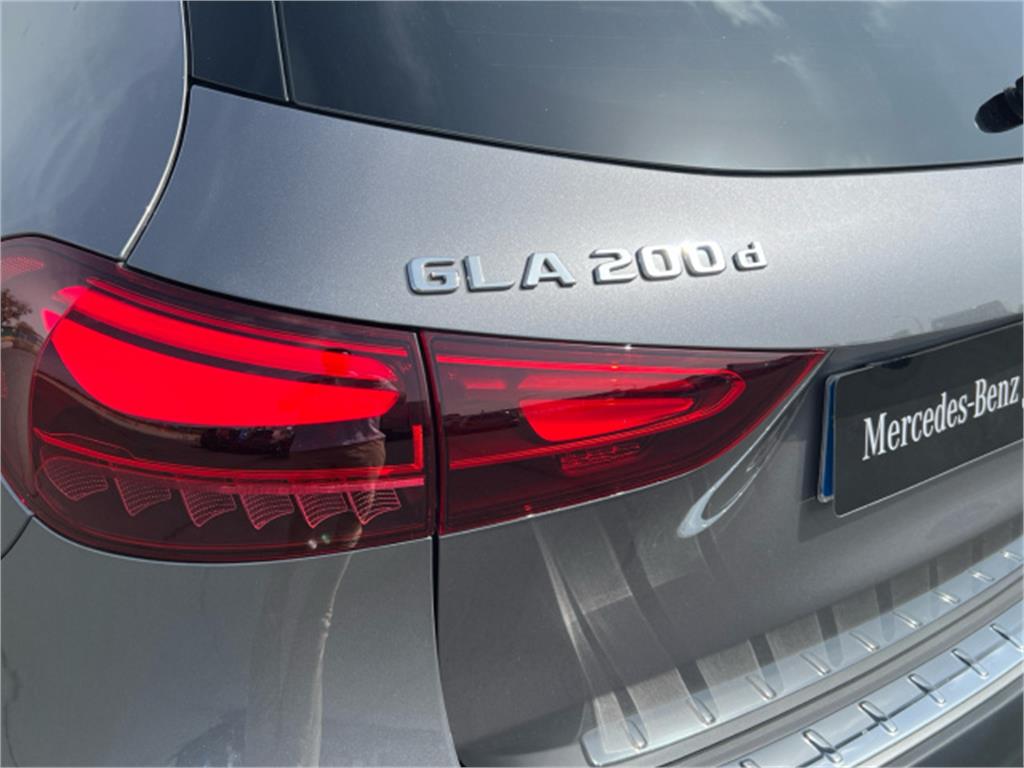 MERCEDES-BENZ Clase GLA 200 D en Adarsa Sur - Foto 18