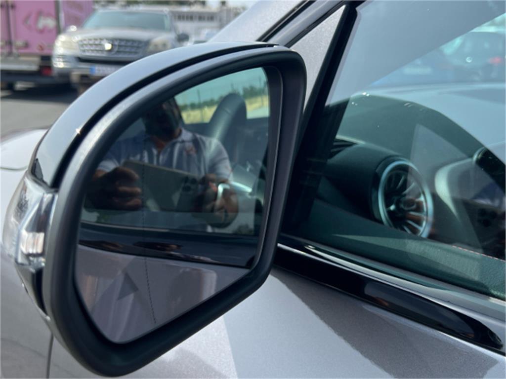 MERCEDES-BENZ Clase GLA 200 D en Adarsa Sur - Foto 19