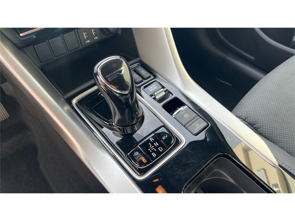 MITSUBISHI Eclipse Cross PHEV Kaiteki 4WD en Adarsa Zamora - Foto 13