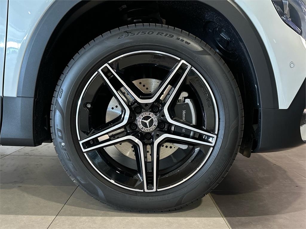 MERCEDES-BENZ GLB 200 d en Agro-Tracción Vehículos - Foto 16