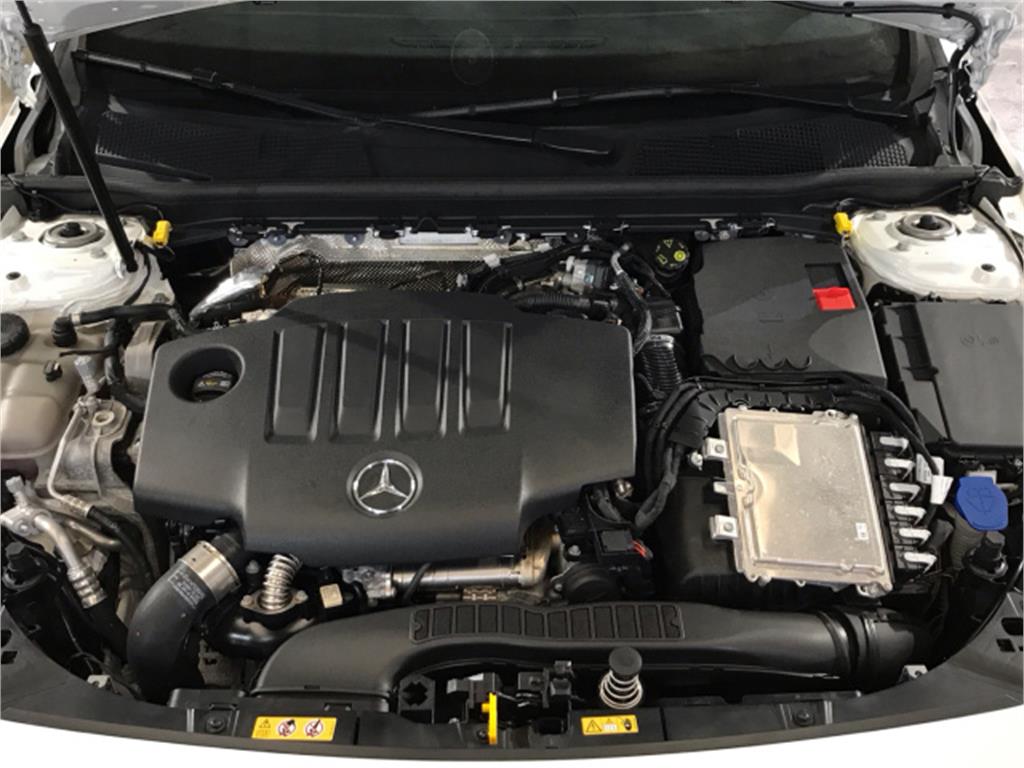 MERCEDES-BENZ Clase CLA 200 d SB AMG Line (EURO 6d) en Adarsa Norte - Foto 16