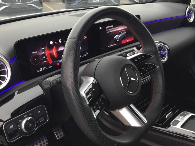 MERCEDES-BENZ Clase A 180 d en Adarsa Gijón - Foto 6