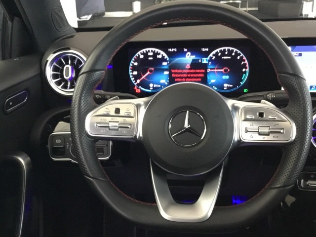 MERCEDES-BENZ Clase A 180 d AMG Line (EURO 6d) en Adarsa Gijón - Foto 8