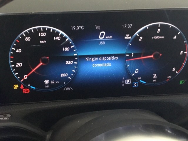 MERCEDES-BENZ Clase A 180 d AMG Line (EURO 6d) en Adarsa Gijón - Foto 9