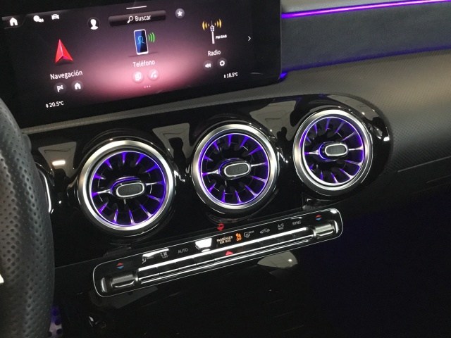 MERCEDES-BENZ Clase A 180 d en Adarsa Gijón - Foto 12