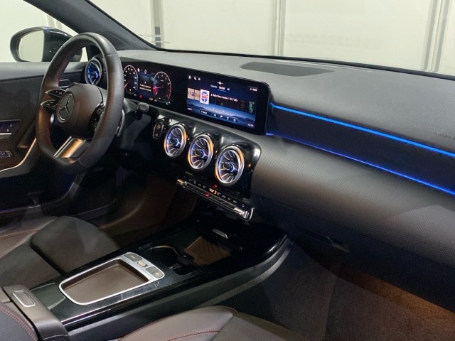 MERCEDES-BENZ Clase A 180 AMG Line (EURO 6e) en Adarsa Gijón - Foto 10