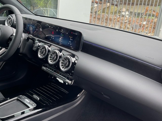 MERCEDES-BENZ Clase A 180 en Adarsa Gijón - Foto 10