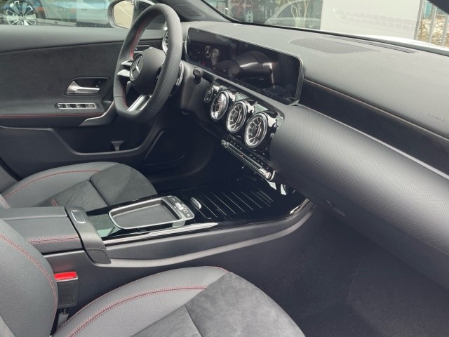MERCEDES-BENZ Clase A 180 Compacto en Adarsa Gijón - Foto 10