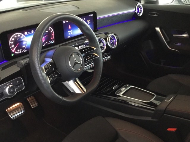 MERCEDES-BENZ Clase A 200 AMG Line (EURO 6e) en Adarsa Gijón - Foto 5