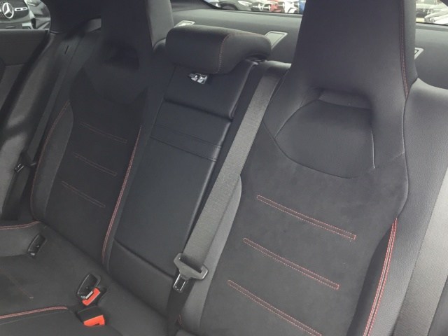 MERCEDES-BENZ Clase CLA 200 d AMG Line en Adarsa Gijón - Foto 11