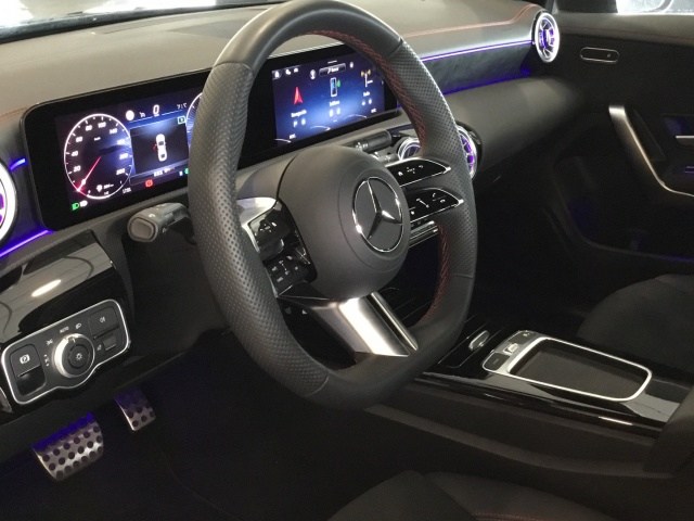 MERCEDES-BENZ Clase CLA 200 d AMG Line en Adarsa Gijón - Foto 6