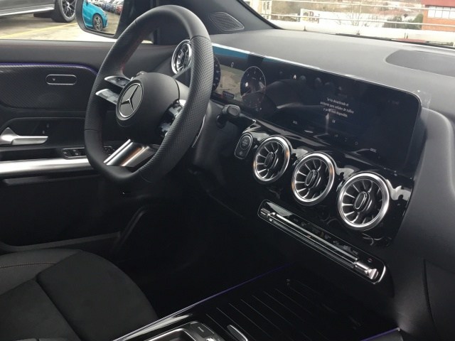 MERCEDES-BENZ Clase GLA 200 d en Adarsa Gijón - Foto 10