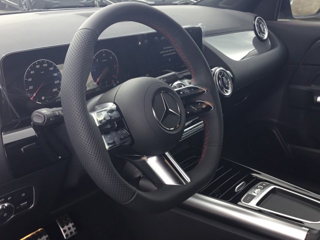 MERCEDES-BENZ Clase GLA 200 d en Adarsa Gijón - Foto 6