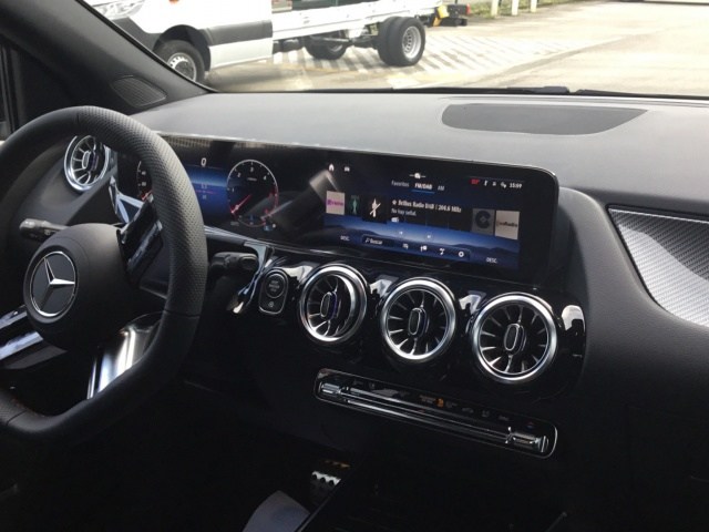 MERCEDES-BENZ Clase GLA 200 d en Adarsa Gijón - Foto 10