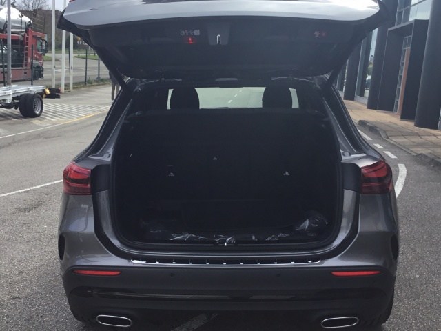 MERCEDES-BENZ Clase GLA 200 d en Adarsa Gijón - Foto 13