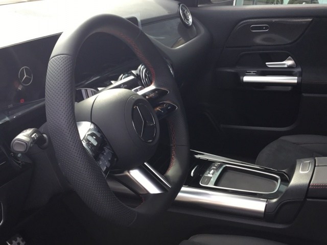MERCEDES-BENZ Clase GLA 200 d en Adarsa Gijón - Foto 6