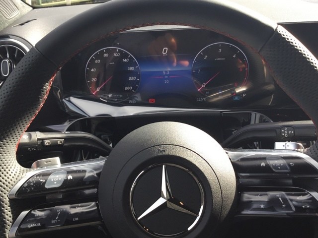 MERCEDES-BENZ Clase GLA 200 d en Adarsa Gijón - Foto 9
