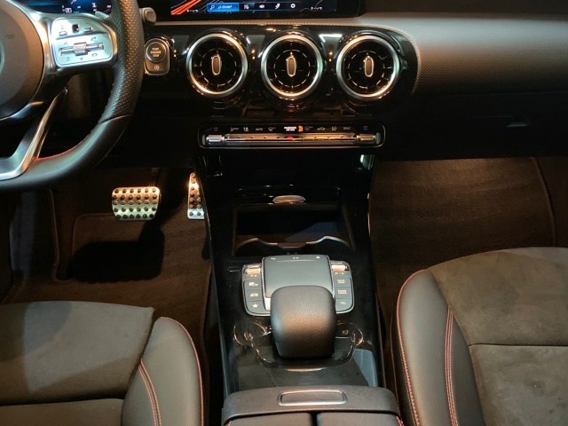 MERCEDES-BENZ Clase A 180 d Compacto en Adarsa Oviedo - Foto 13