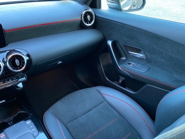 MERCEDES-BENZ Clase A 180 d AMG Line (EURO 6d) en Adarsa Oviedo - Foto 13