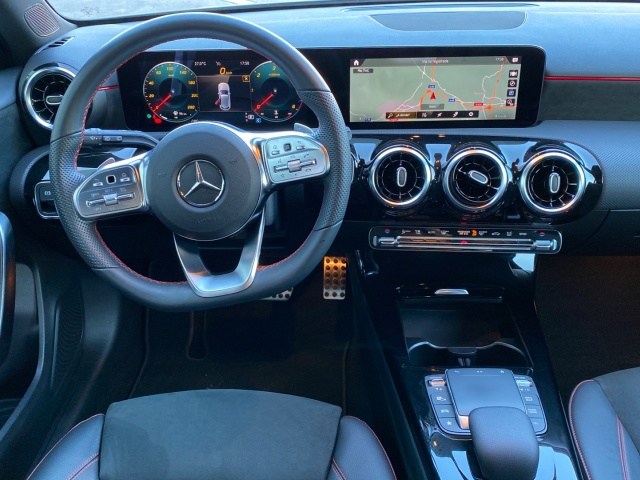 MERCEDES-BENZ Clase A 180 d AMG Line (EURO 6d) en Adarsa Oviedo - Foto 8