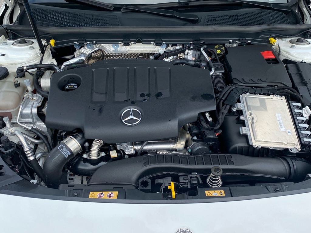 MERCEDES-BENZ Clase A 180 d AMG Line (EURO 6d) en Adarsa Oviedo - Foto 16