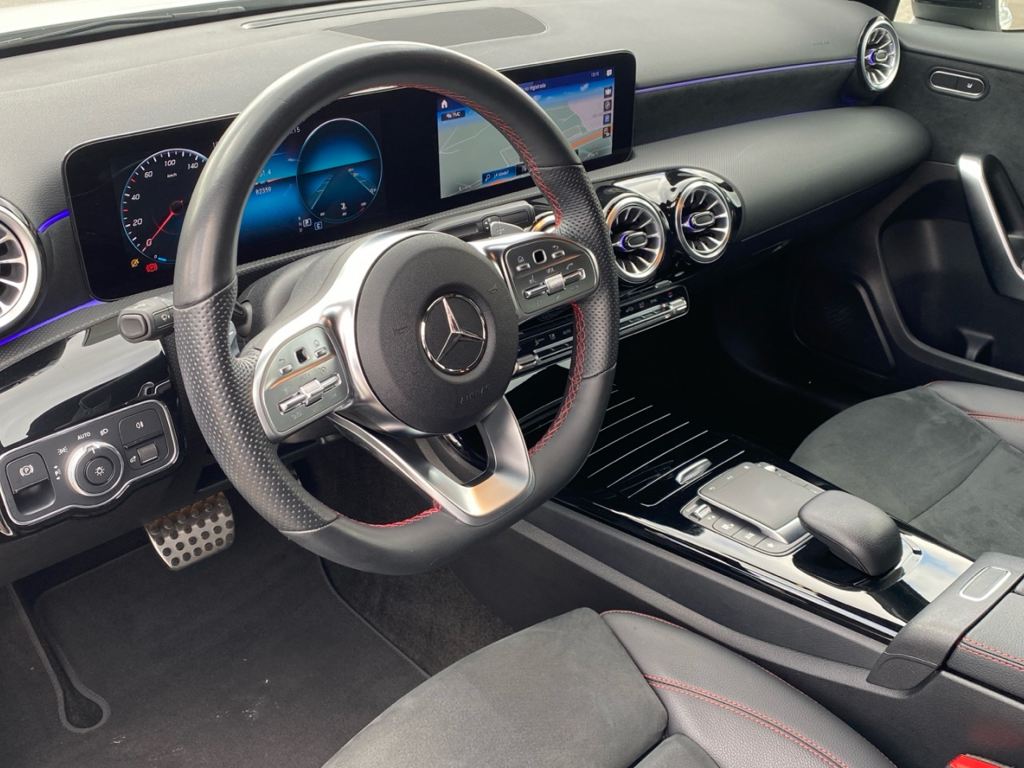 MERCEDES-BENZ Clase A 180 d AMG Line (EURO 6d) en Adarsa Oviedo - Foto 6