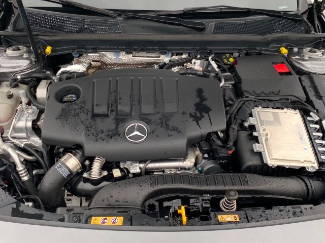 MERCEDES-BENZ Clase A 180 d AMG Line (EURO 6d) en Adarsa Oviedo - Foto 17