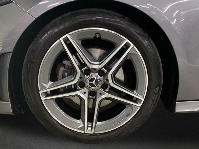 MERCEDES-BENZ Clase A 180 d AMG Line (EURO 6d) en Adarsa Oviedo - Foto 5