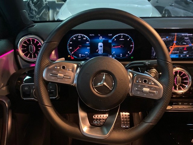 MERCEDES-BENZ Clase A 180 d AMG Line (EURO 6d) en Adarsa Oviedo - Foto 9