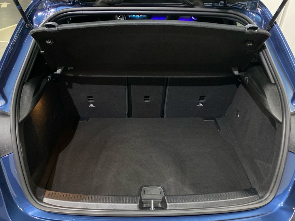 MERCEDES-BENZ Clase A 180 d AMG Line (EURO 6d) en Adarsa Oviedo - Foto 14