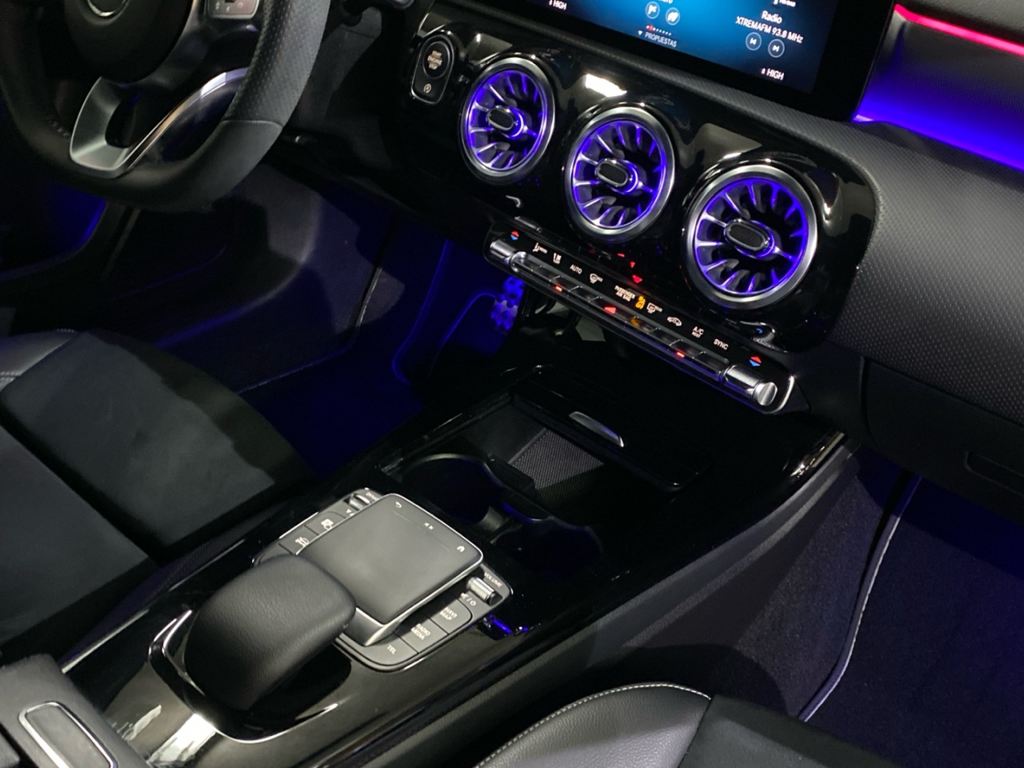 MERCEDES-BENZ Clase A 180 d AMG Line (EURO 6d) en Adarsa Oviedo - Foto 20