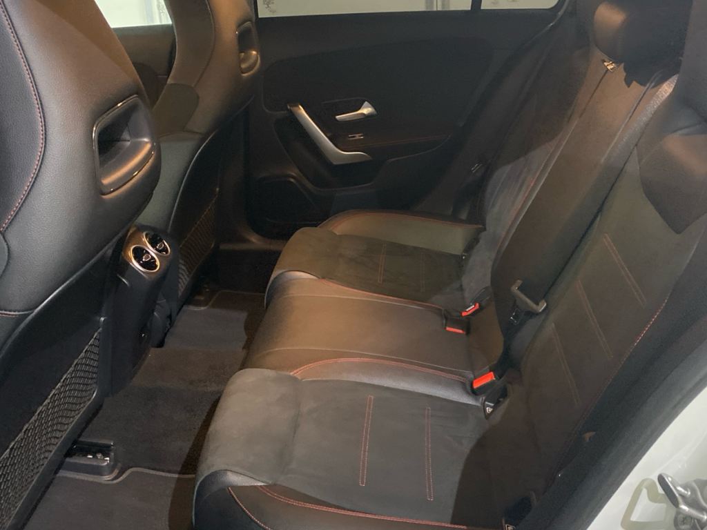 MERCEDES-BENZ Clase A 180 AMG Line (EURO 6d) en Adarsa Oviedo - Foto 12