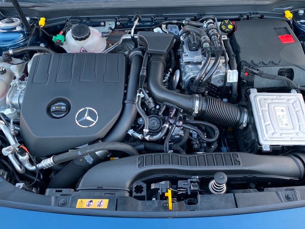 MERCEDES-BENZ Clase A 250 e AMG Line (EURO 6d) en Adarsa Oviedo - Foto 16