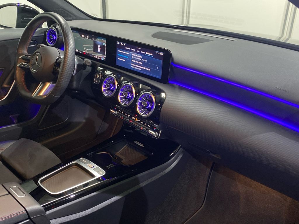 MERCEDES-BENZ Clase A 180 d Compacto en Adarsa Oviedo - Foto 10