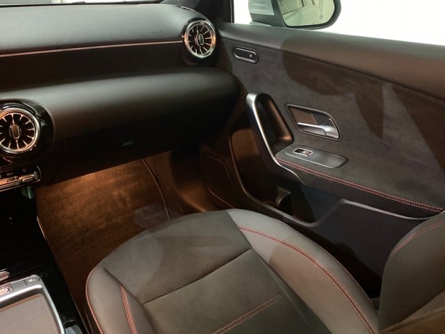 MERCEDES-BENZ Clase A 180 d Compacto en Adarsa Oviedo - Foto 14