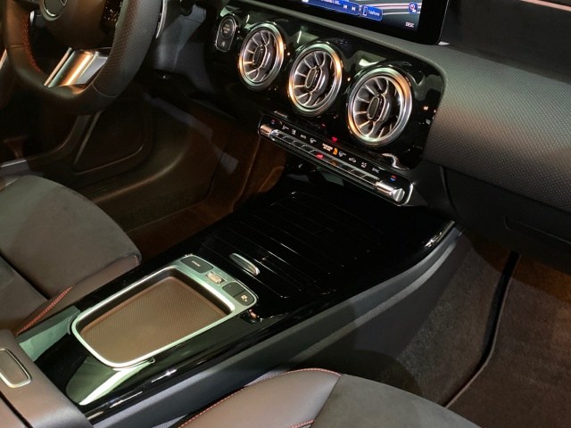 MERCEDES-BENZ Clase A 180 d Compacto en Adarsa Oviedo - Foto 17