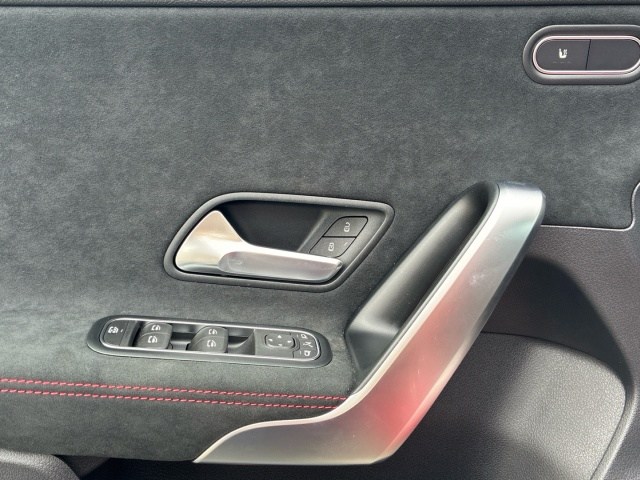 MERCEDES-BENZ Clase A 200 d Compacto en Adarsa Oviedo - Foto 16