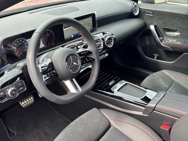 MERCEDES-BENZ Clase A 200 d Compacto en Adarsa Oviedo - Foto 18