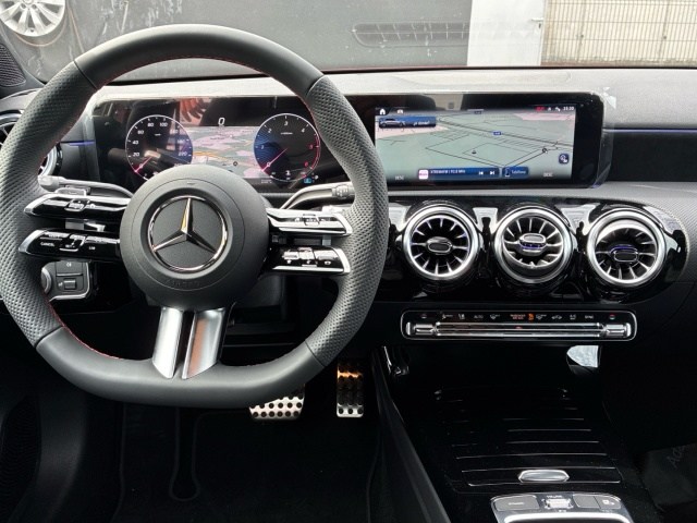 MERCEDES-BENZ Clase A 200 d Compacto en Adarsa Oviedo - Foto 6