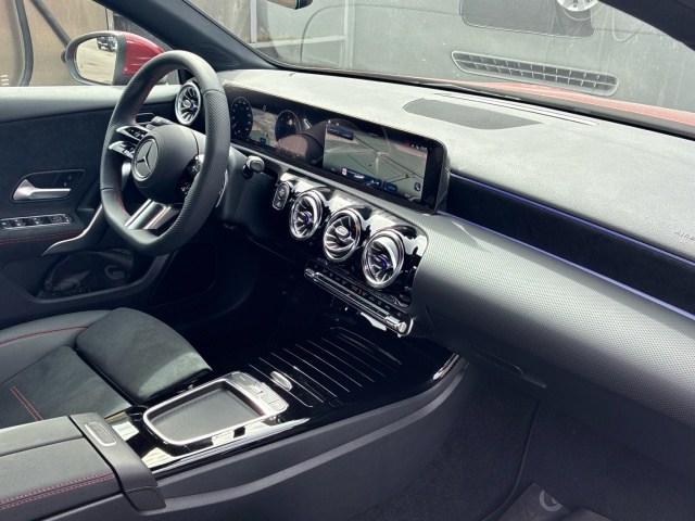 MERCEDES-BENZ Clase A 200 d Compacto en Adarsa Oviedo - Foto 8