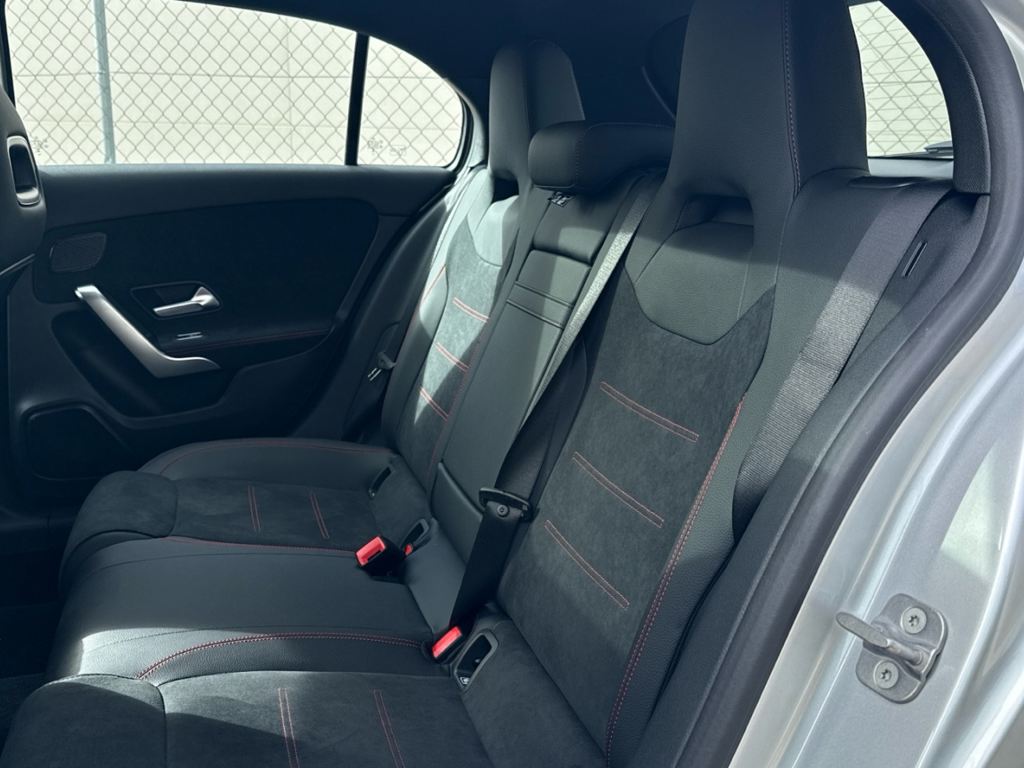 MERCEDES-BENZ Clase A 200 d Compacto en Adarsa Oviedo - Foto 11