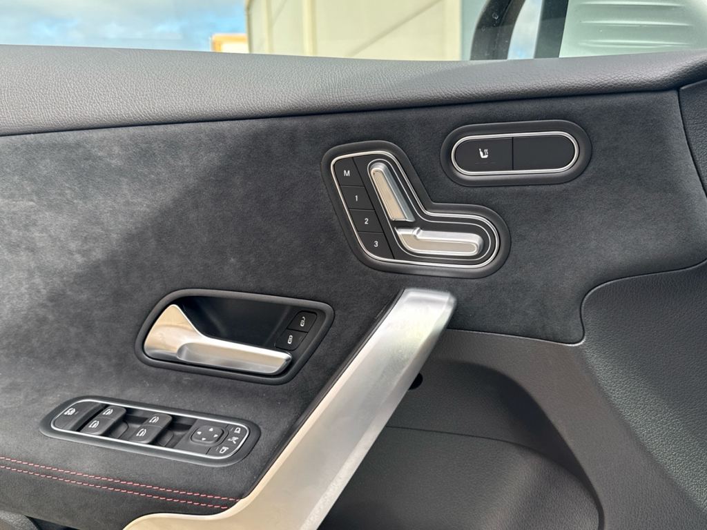 MERCEDES-BENZ Clase A 200 d Compacto en Adarsa Oviedo - Foto 16