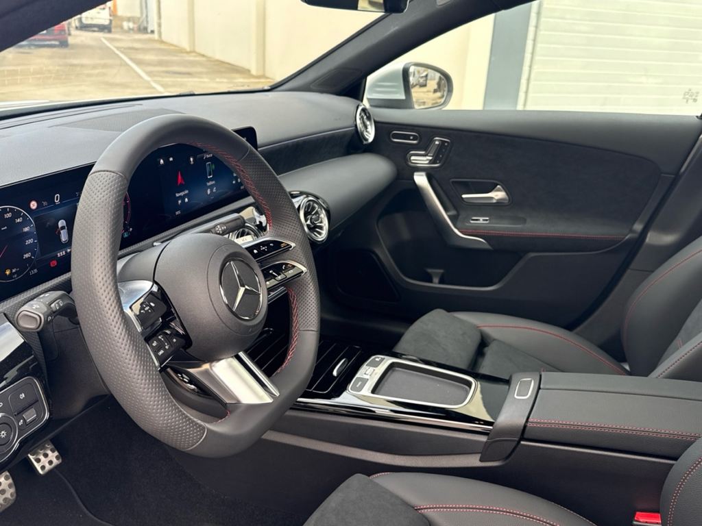 MERCEDES-BENZ Clase A 200 d Compacto en Adarsa Oviedo - Foto 6