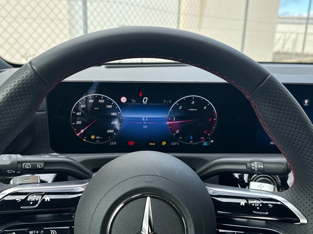 MERCEDES-BENZ Clase A 200 d Compacto en Adarsa Oviedo - Foto 9
