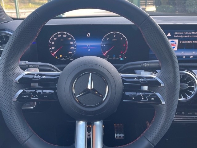 MERCEDES-BENZ Clase A 200 d Compacto en Adarsa Oviedo - Foto 12