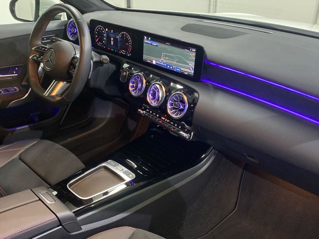 MERCEDES-BENZ Clase A 250 e Compacto en Adarsa Oviedo - Foto 10