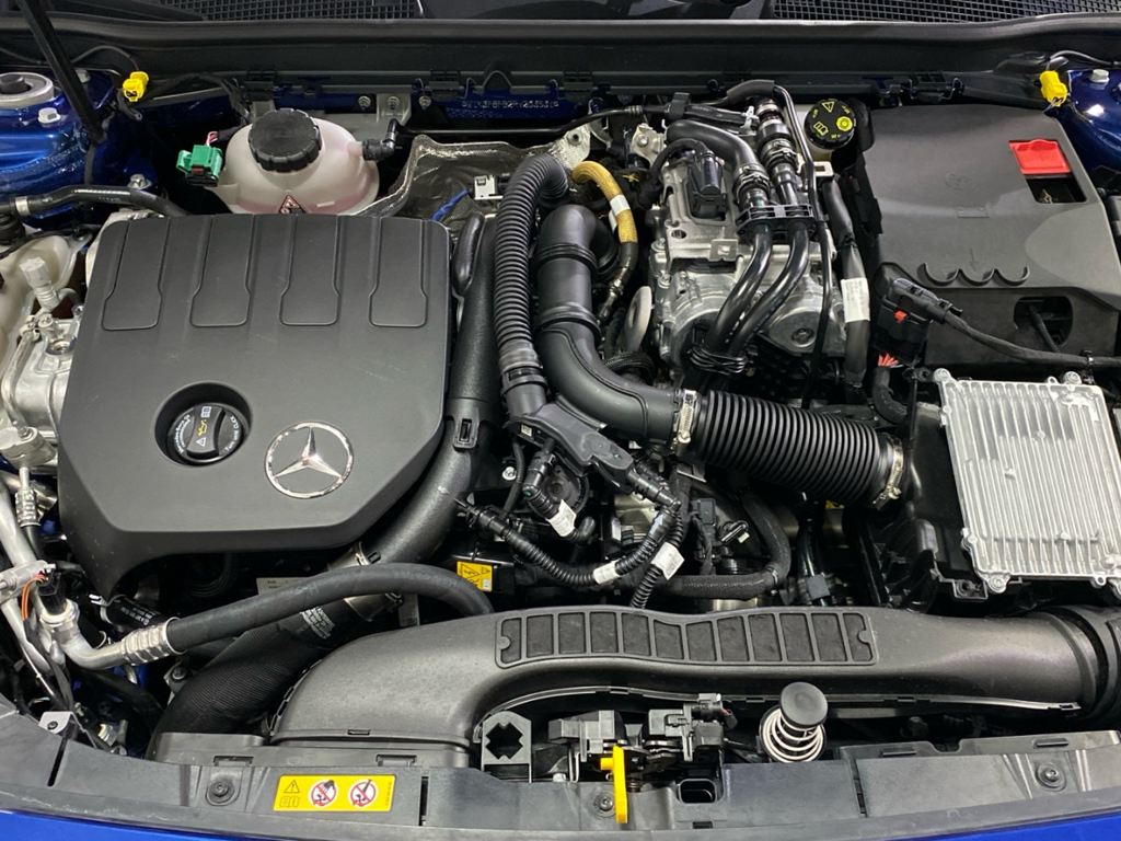 MERCEDES-BENZ Clase A 250 e Compacto en Adarsa Oviedo - Foto 15